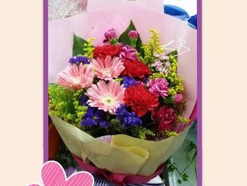 紅色康乃馨,太陽菊,丁香,無忘我,康乃馨花束,母親節花束