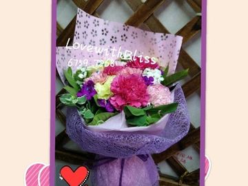 三色康乃馨,葉上花,相思梅,康乃馨花束,母親節花束