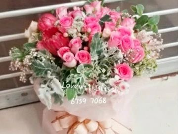 甦醒玫瑰,皇后,粉色小百合,銀葉菊