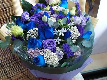 玫瑰花,桔梗花,藍星花