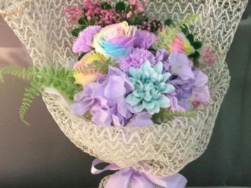 七色玫瑰香皂花,粉紅色康乃馨香皂花,乾花滿天星,韓式香皂花束