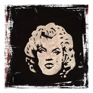 Hand painted Marilyn Monroe t-shirt £18
All sizes available