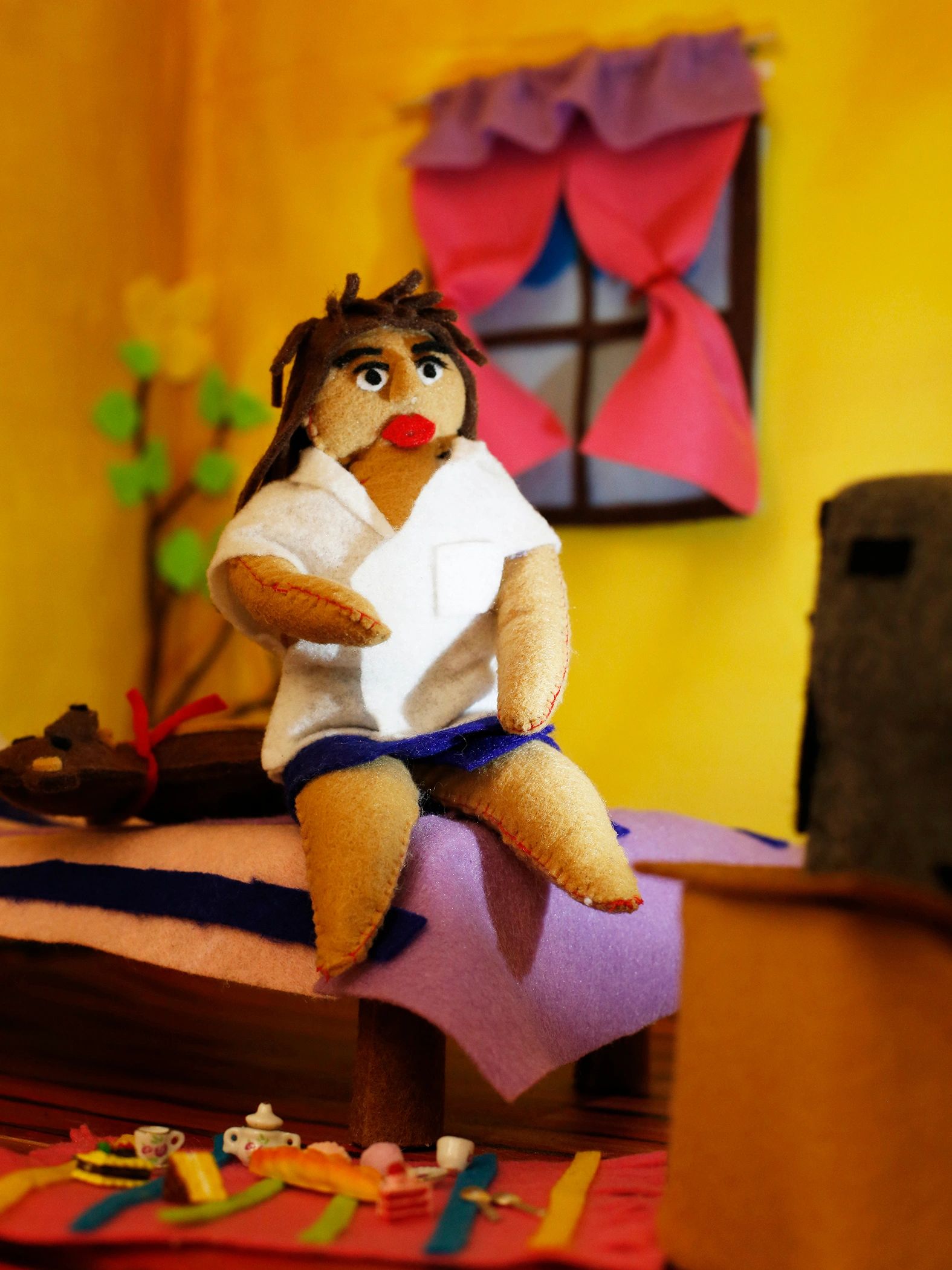 ¡Qué manos tan grandes tienes! (2) (De La serie Red Hood Project)
What big hands you have! (2) (From