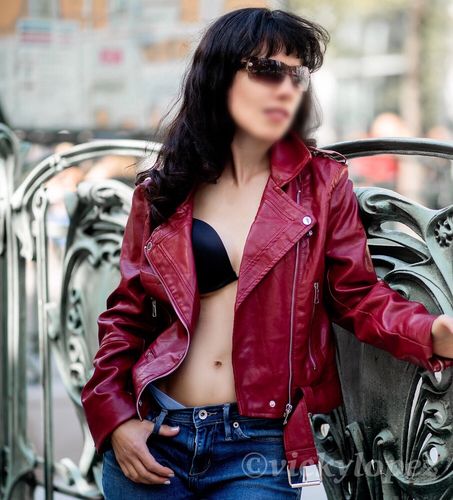Mature Petite Escort in Montreal