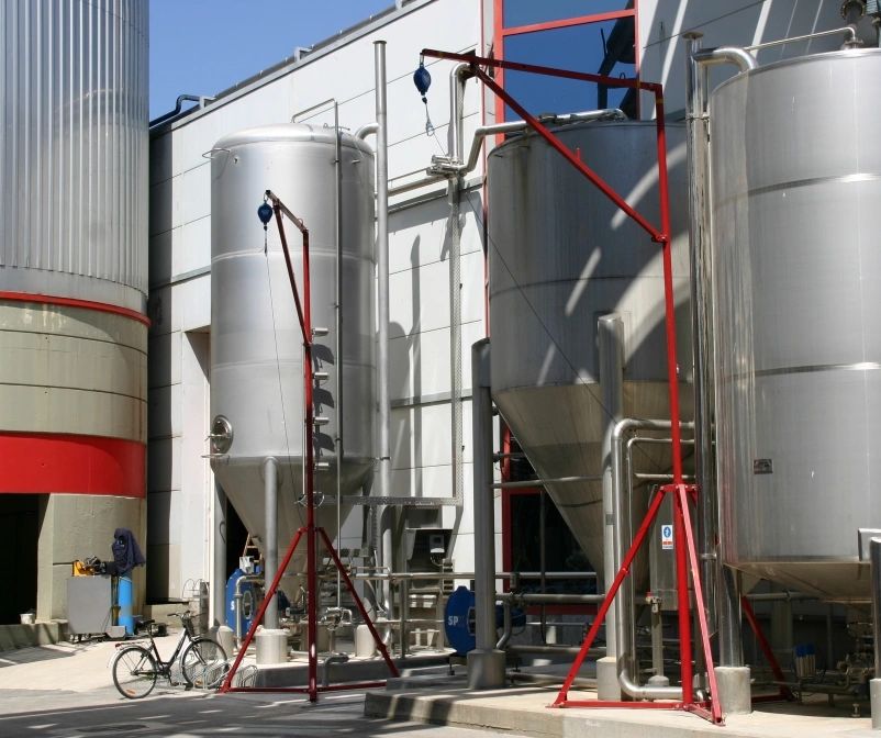 Alsina Alsipercha & Alupercha with tripod base, overhead anchor point, fall protection