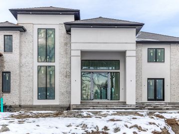 Custom home builders in Chicago, IL, constructing luxury residence.