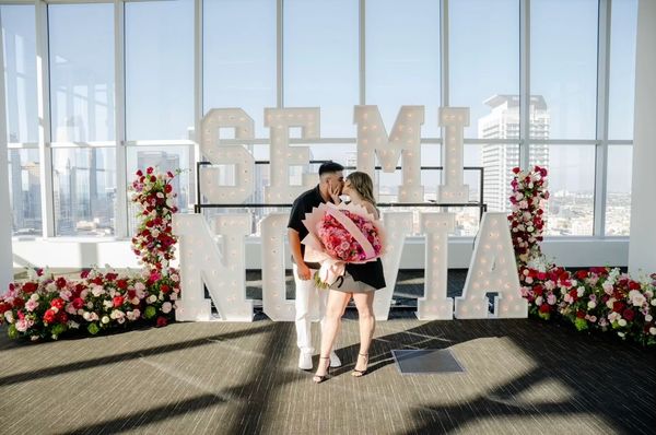 proposals los angeles, skyline proposal, rooftop proposal, flowers proposal los angeles