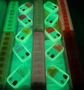 BOUTIQ SWITCH GLO
DUAL CHAMBER
DUAL FLAVOR
SWITCH FROM 1 FLAVOR TO THE NEXT OR HIT BOTH FLAVORS AT T