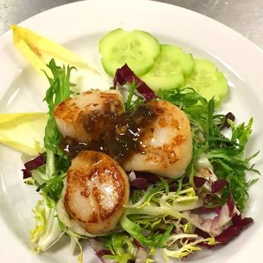 seared scallop salad