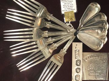 Sterling Silver
Fiddle & Thread Tableforks
William Chawner
Crest & Motto of Beckford & Hamilton