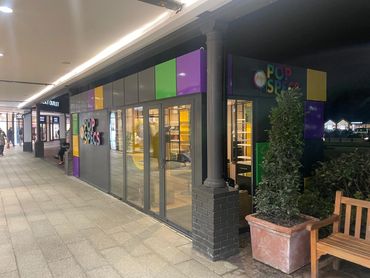 A modular retail unit at a large shopping centre