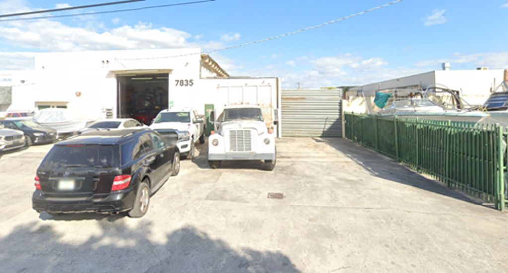 7835 NW 54 ST