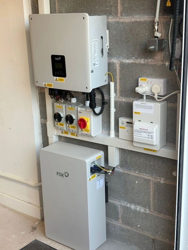 Fox ESS Inverter and 5kw Battery