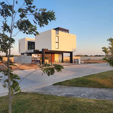 Construcción de Casa Bandini en Mazatlán, con hermosa arquitectura. Ubicada en Zona Cerritos