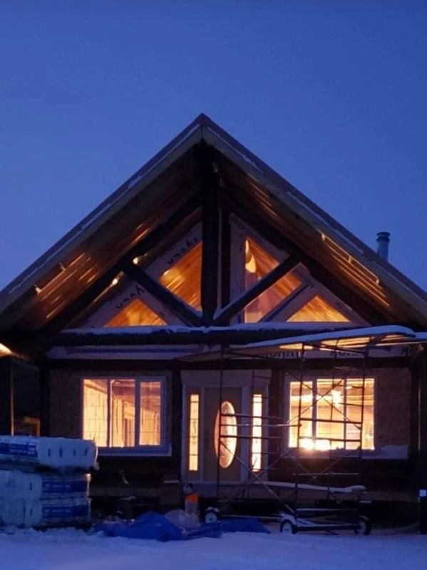 Log Home in Alberta crafted by Murchison Enterprises