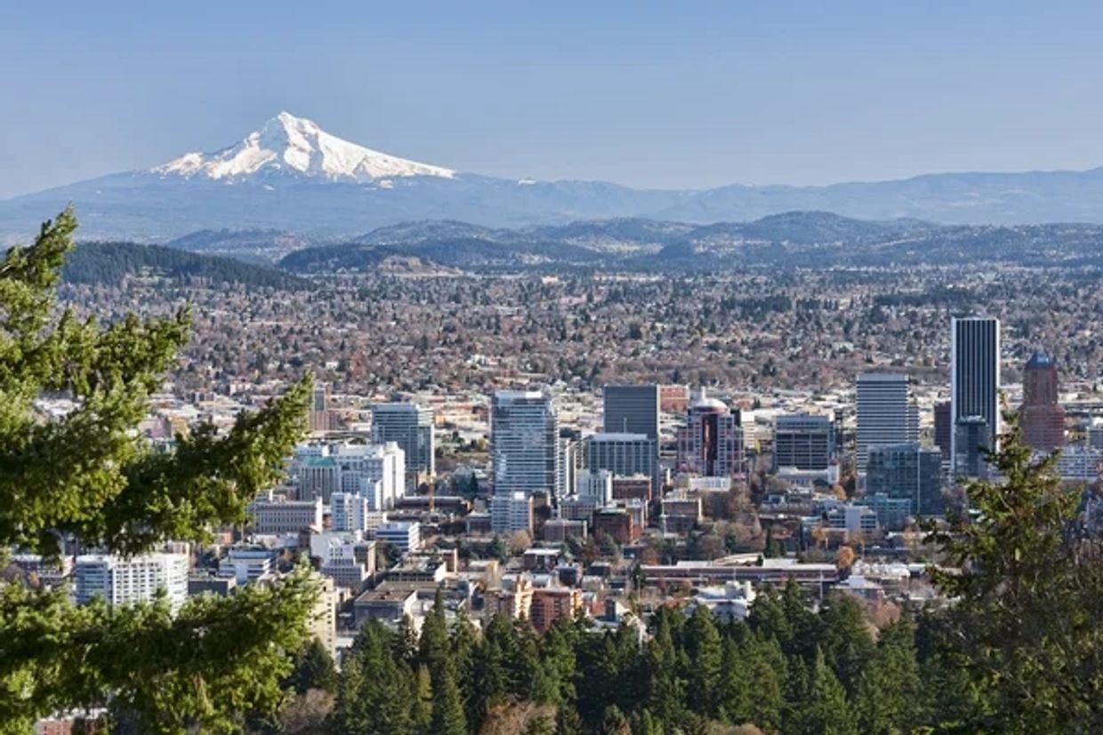 NW Bus Tours offers charter bus service in Portland, Oregon.