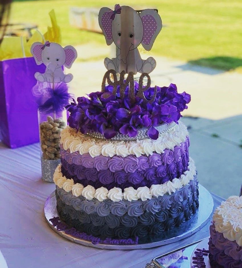 Cakes Viera’s Bakery & Deli