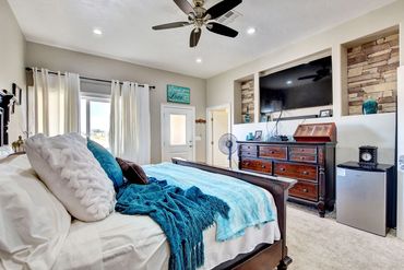 3125 Lou Street Logandale NV master bedroom.