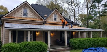 House receiving a new roof