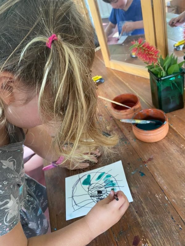 Engaging holistic school readiness program that nurtures your child's curiosity and creativity.