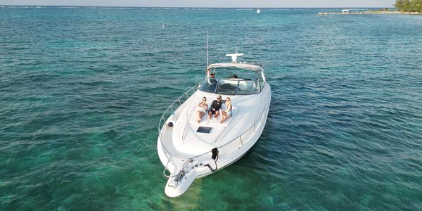 Cayman private charters 47 foot Sea Ray private yacht, Cayman Islands. 