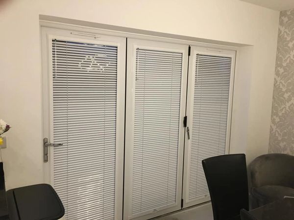 Bifold door perfect fit window blinds