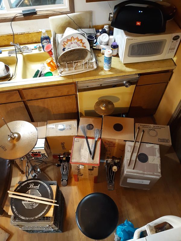 My latest kit made from re-cycled cardboard boxes. The "Ginger Baker" Memorial Dbl Bass kick model