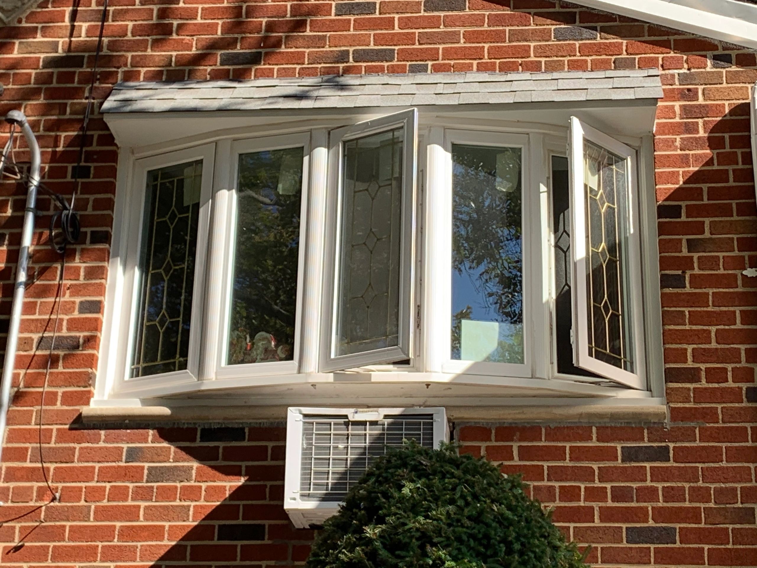 Bow and bay vinyl windows