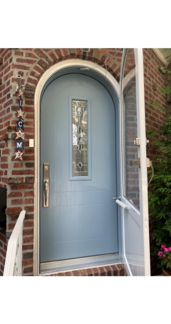 Arch top entrance round top door in fiberglass. Insulated door