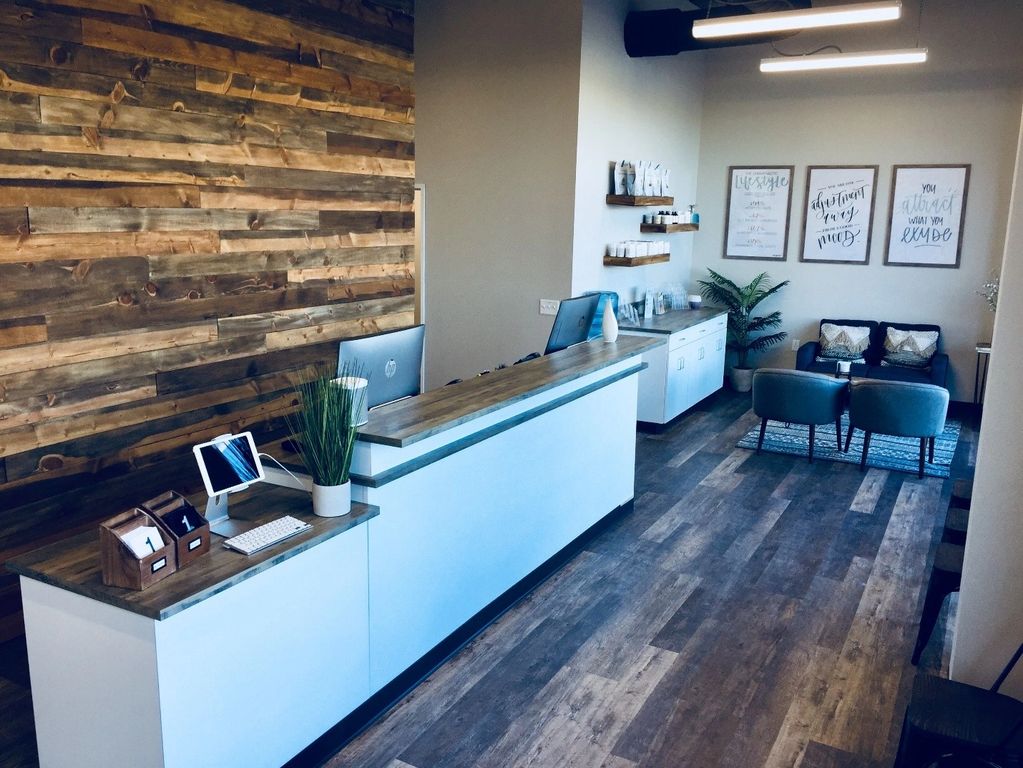 Receptionist & Waiting area