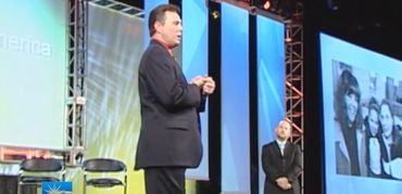 Ron Imbach speaks on the main stage.
Ron Imbach Speaks