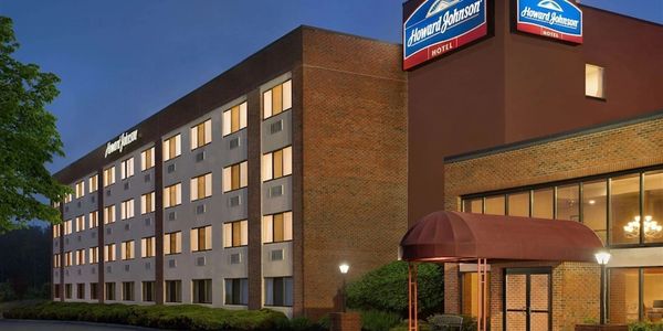 Exterior image of Howard Johnson in Madison, WI