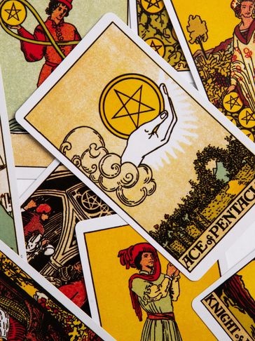 Rich coloured Images of the traditional Rider Waite tarot cards