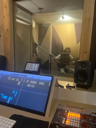 Studio session for Tune Indo