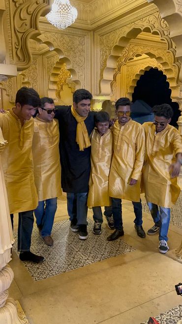 Behind the scenes : some fun at the Chaap Tilak Mast Kalandar medley