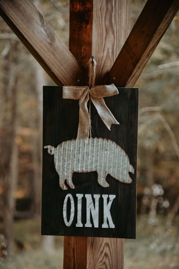 oink sign
