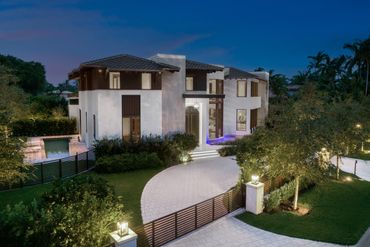 Landscape Lights & Exterior Lighting on Luxury Custom Home in Miami built with MBM Electric Inc