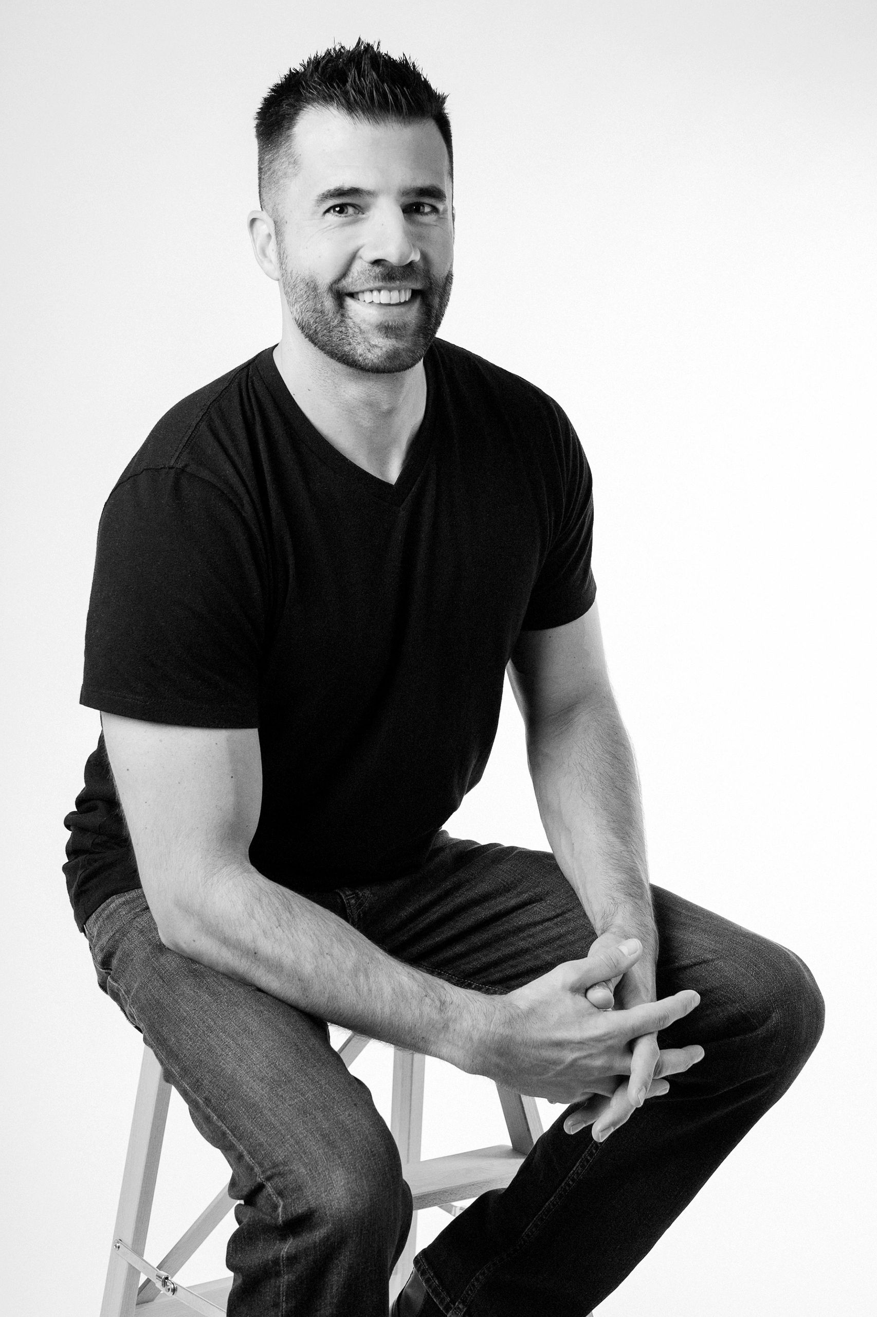 jpwritely sitting on a stool, ready to assist you.