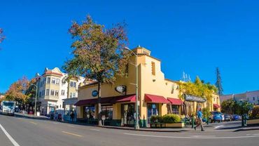 <img alt "Downtoen Piedmont Shopping">