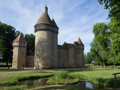The Château de La Motte-Feuilly required significant maintenance and renovation expenses