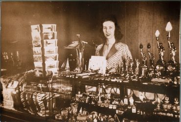 Evelyn Hill Inc. Gift Store with New York souvenirs at the Statue of Liberty in 1946.