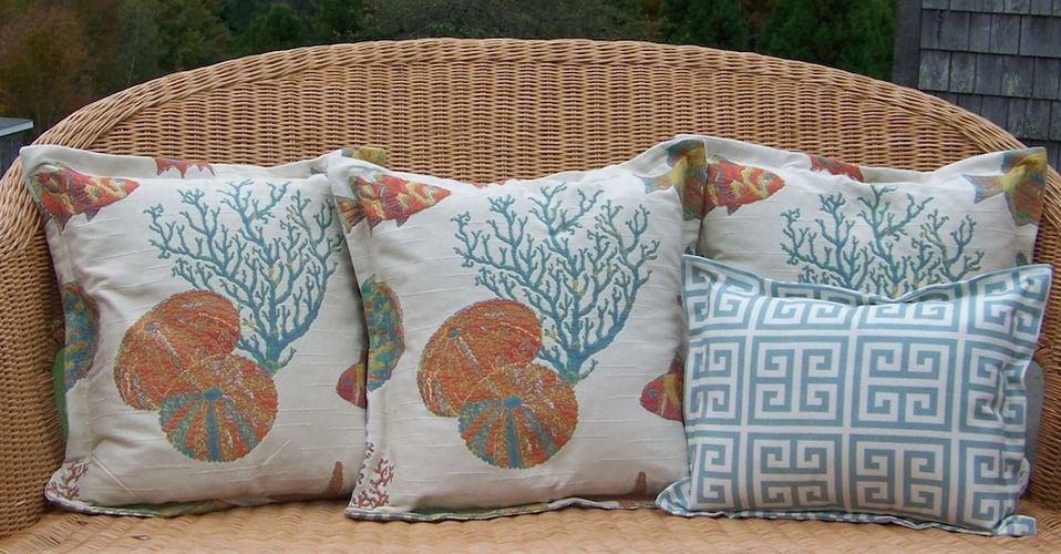 Slipcovers, upholstery, home & boat cushions, and more.
Bringing new life to your furniture.