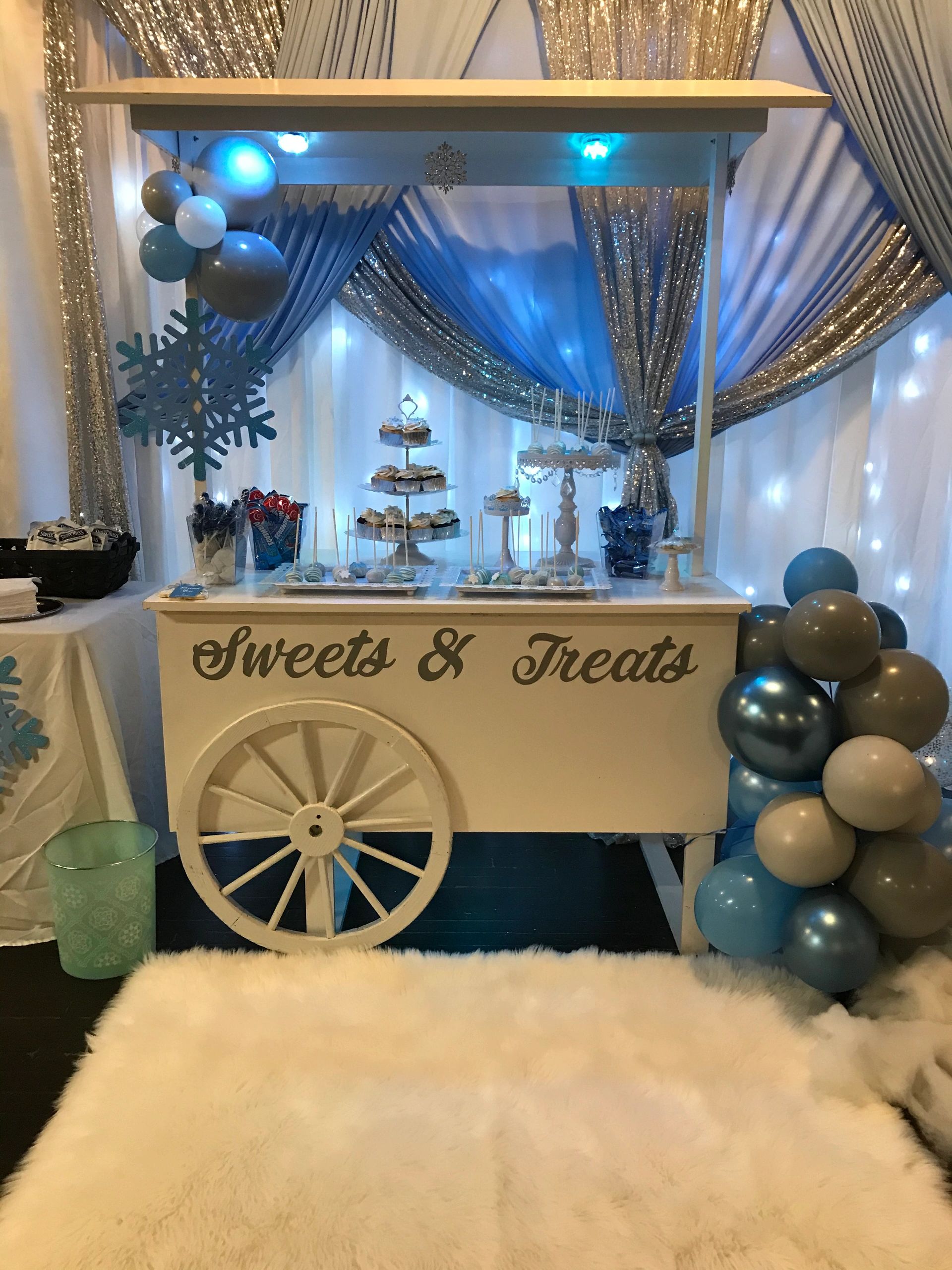 Tables A&V Chair and Table rental LLC