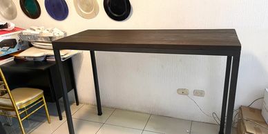 Mesa coctelera industrial para 6 personas
madera y metal