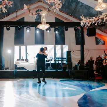 Pistas de baile color negro o personalizada, carpas manteadas a tu gusto