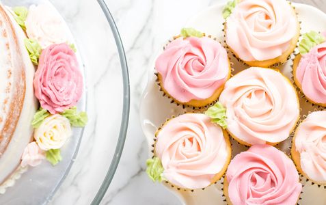 Shower cupcakes, naked cake, buttercream roses