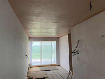 Skimmed ceiling and walls