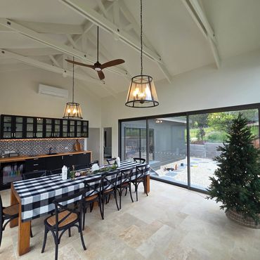 Feature automated pendant lighting