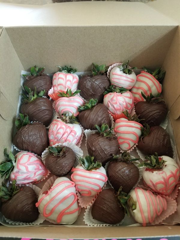 WHITE CHOCOLATE COVERED STRAWBERRIES 1 DOZ
CHOCOLATECOVEREDSTRAWBERRIES 1DOZ