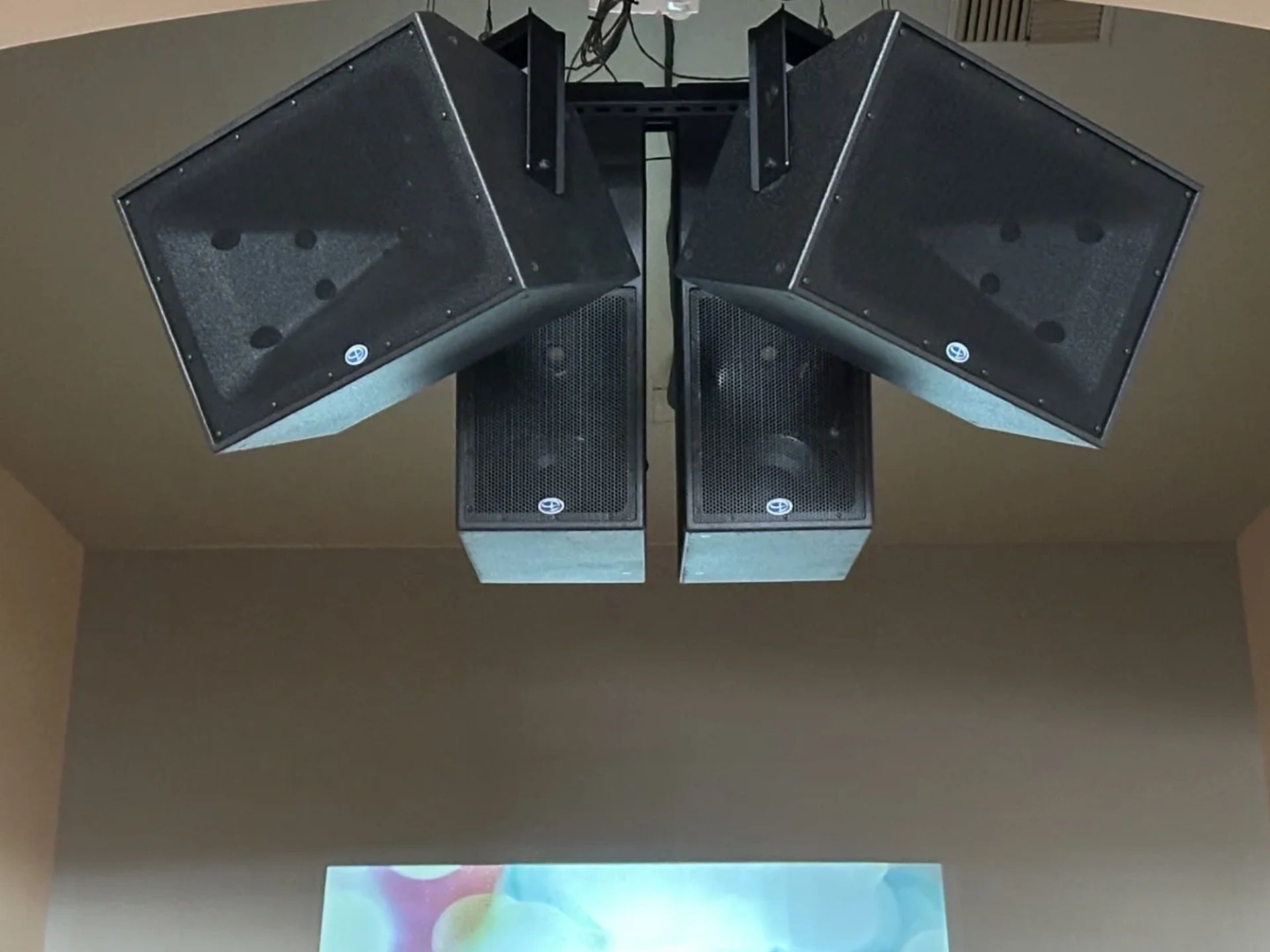 Sound system speakers Danley SM96 church in Washington
